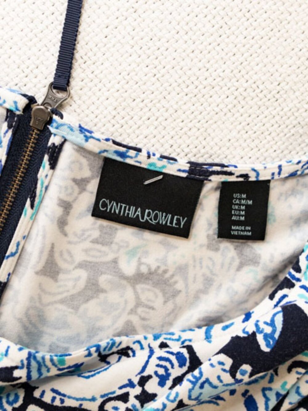 Cynthia Rowley Blue Paisley Print Dress Womens M Shift Back Zip Stretch Career - Picture 15 of 15